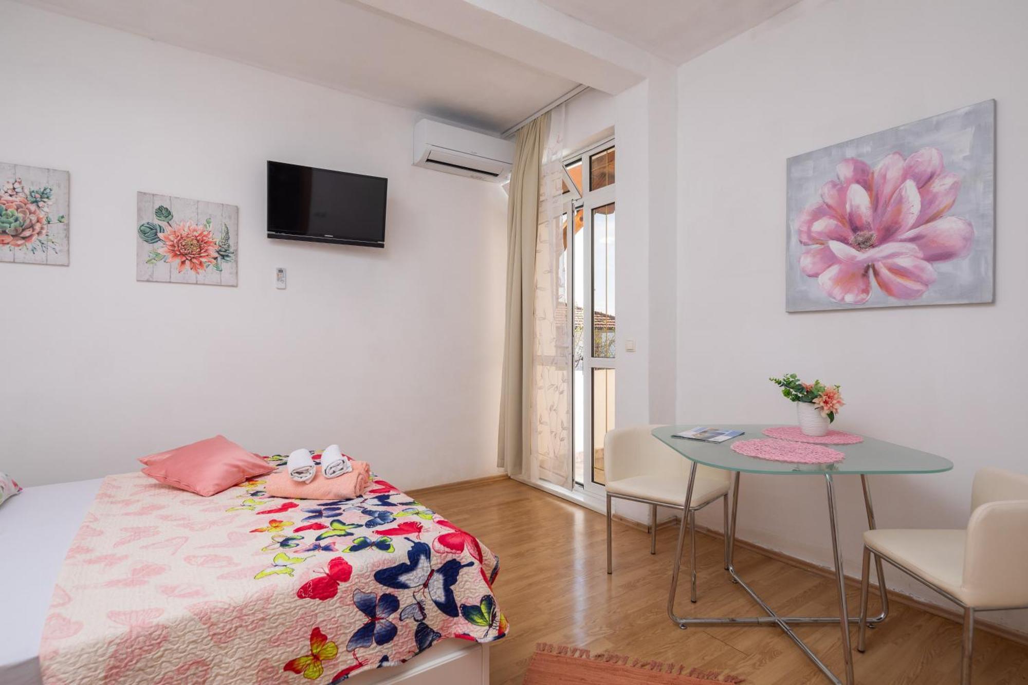 Sky Way Apartments Dugi Rat Exterior photo